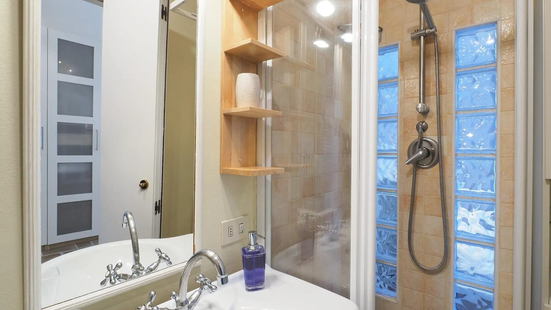Primopiano - Lomellina Daire Milano 0*,